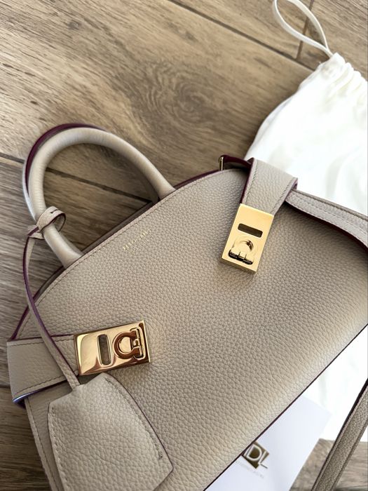 Чанта Ferragamo Hug