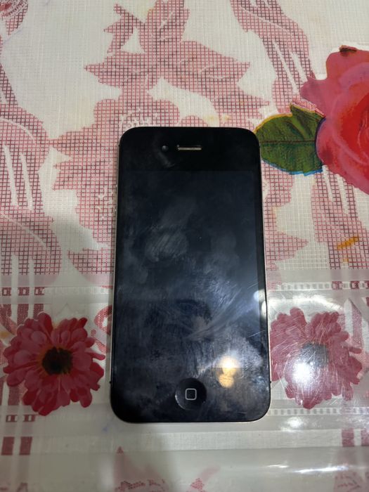 Продам айфон 4 iphone 4