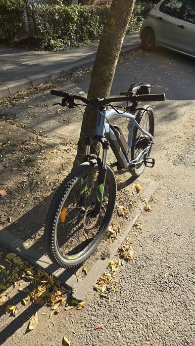 Bicicleta electrica B twin st100