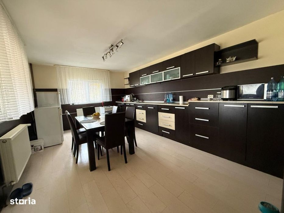 Casa D+P+M, 713 MP teren, 300 MP utili, Carcea, zona Metro