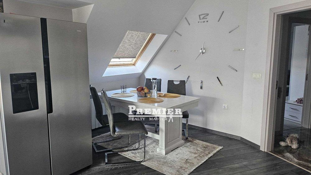 Продава се Тристаен апартамент в Бургас, Лазур - 138 кв.м за 1602 €/кв.м - Снимка #1