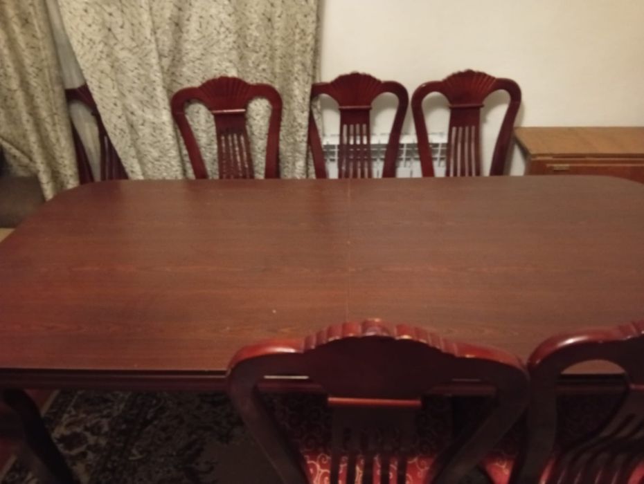 Стол со стульями
