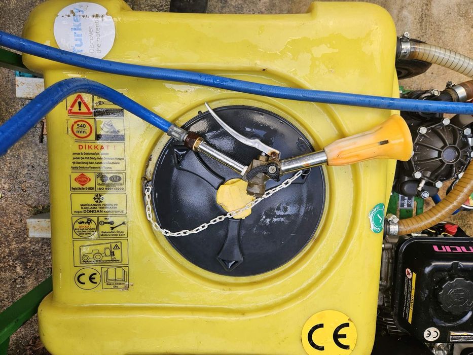 Стационарна пръскачка с бензинов двигател 200л.