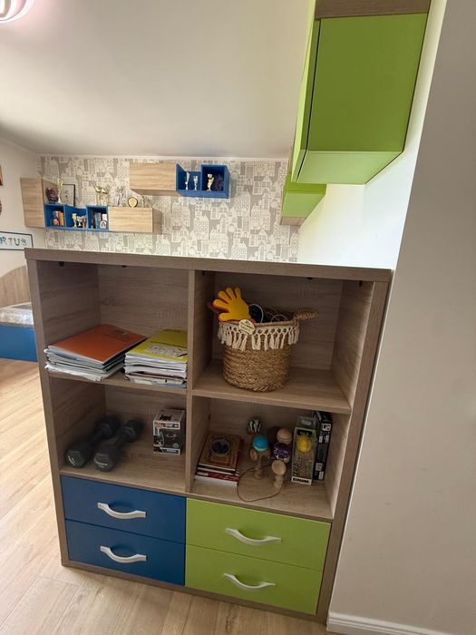 Mobilier,dormitor băieți ,noptieră,corpuri suspendate,birou pentru doi  băieți.