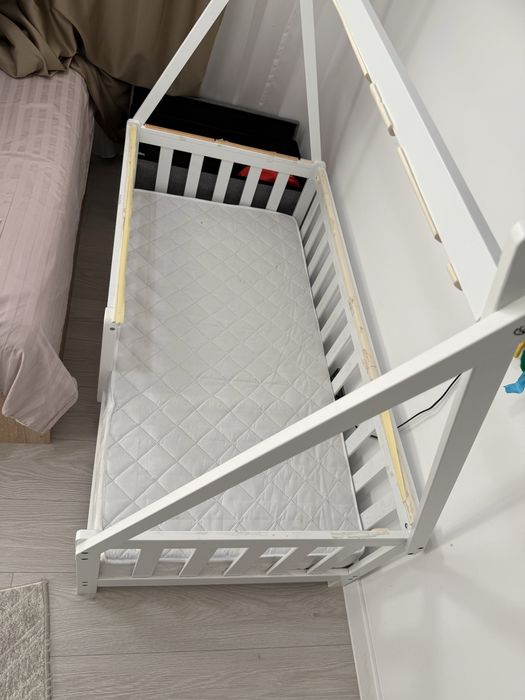 Patut copii Montessouri tip casuta plus saltea cocos