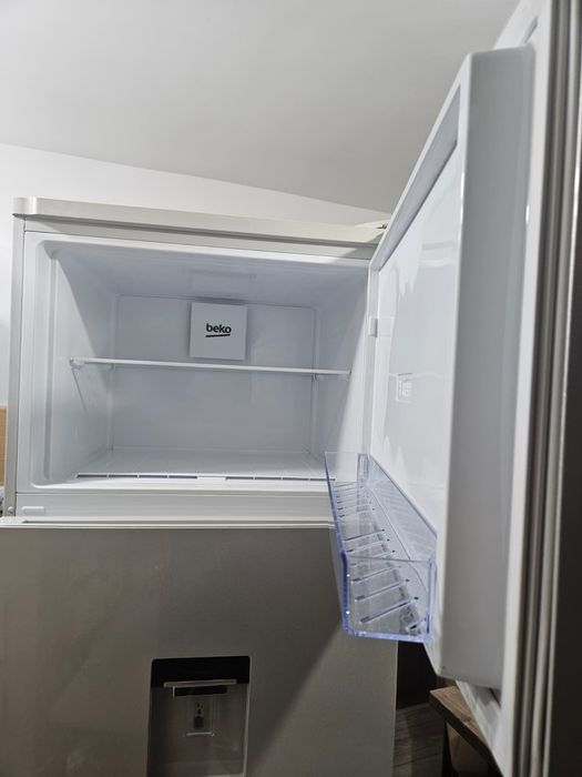 Combina frigorifica BEKO, (In stare foarte buna)