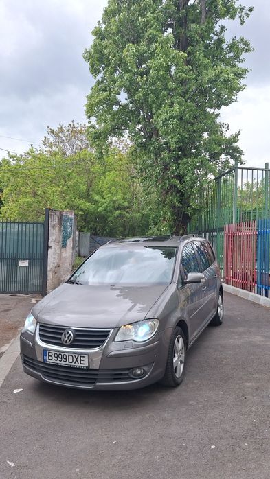 Volkswagen Touran 2.0TDI DSG / Trapa