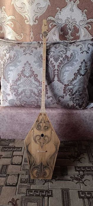 Продам красивую домбру