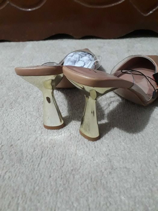 Продам новые туфли