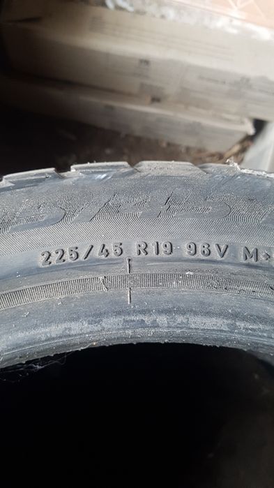 Гуми Pirelli 225/45/19