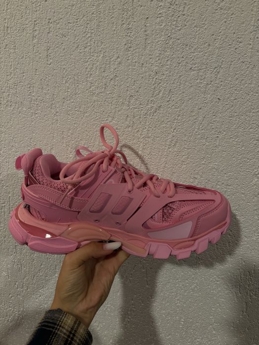 Balenciaga track