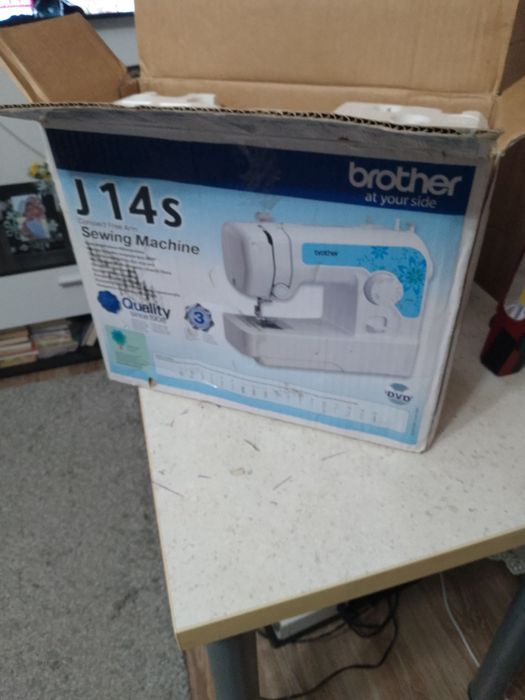 Mașină de cusut electrica cu pedala și zig zag originala Brothers