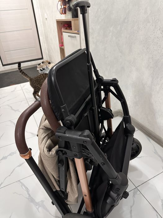 Коляска прогулочная