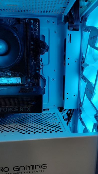 Pc gaming nou Rtx 5060/Ryzen 5 5600/16gb ram Gta V Fortnite Cs 2