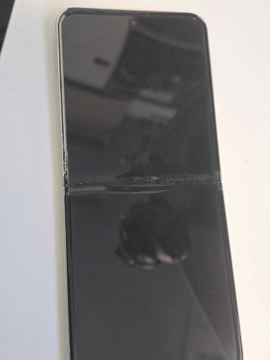 Samaung Galaxy Z Flip 3