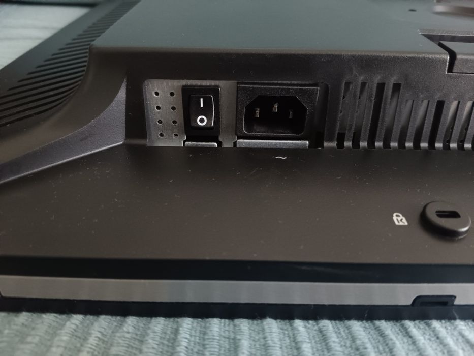 Професионален монитор HP ZR2440w