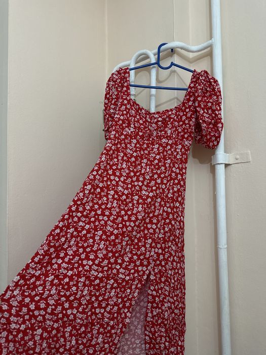 платье б/у по 5500 тг