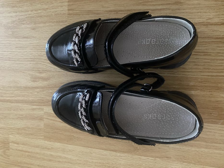 Продаммтуфли для девочек