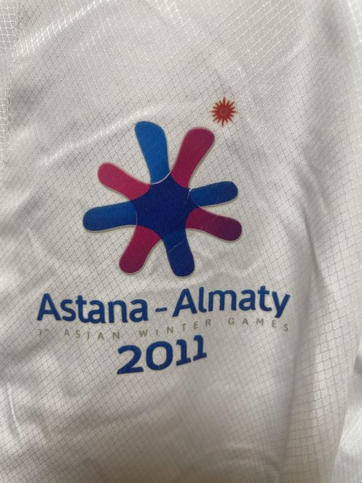 Куртка факелоносца Азиада 2011