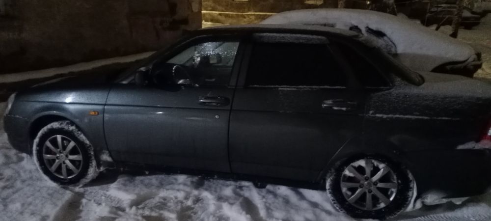 Продам Приору живую