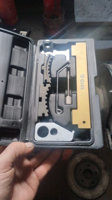 Фиксатор распредвалов