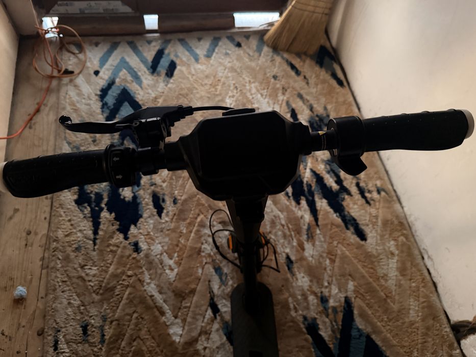 2 trotinete electrice