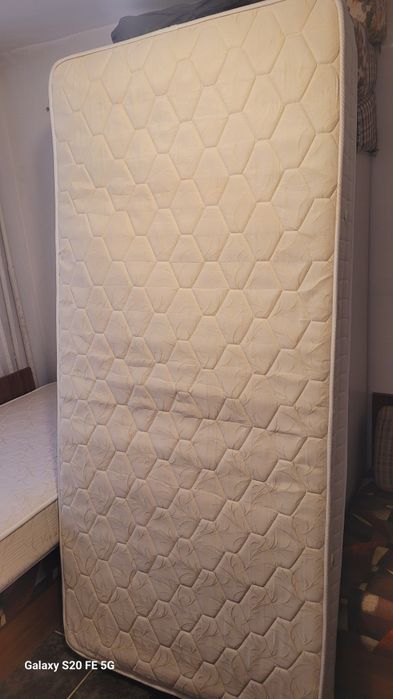 Двулицев матрак 90/200  два броя