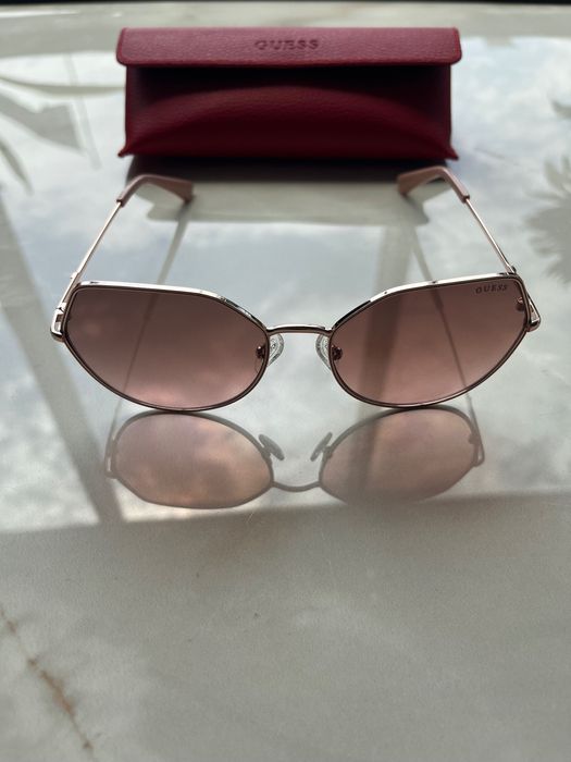 Слънчеви очила на Guess