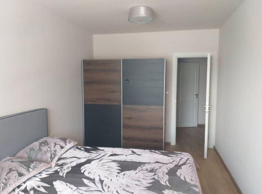 Дава се под наем Двустаен апартамент в Варна, Колхозен пазар - 65 кв.м за 600 € - Снимка #2