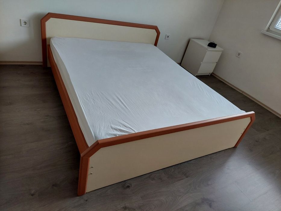 Спалня с подматрачни и матрак