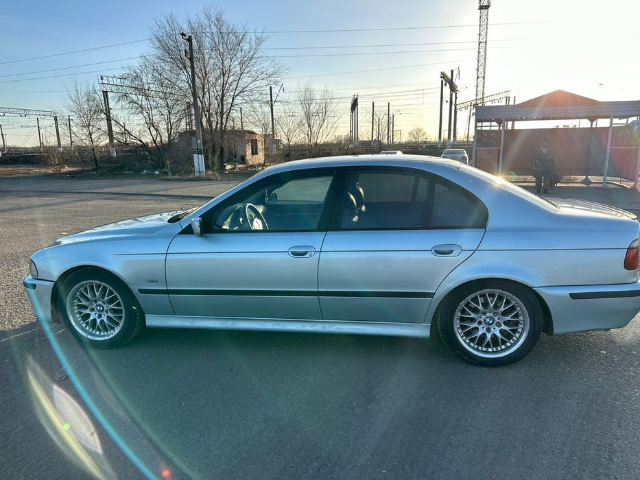 Продам BMW E39 M62B35