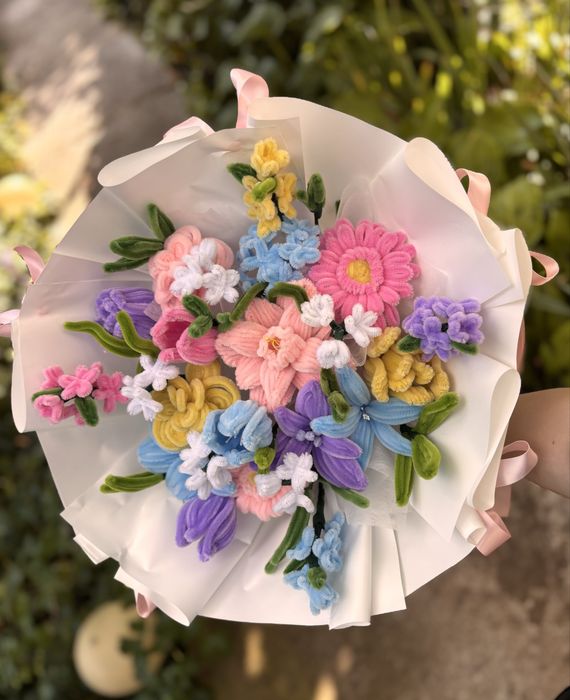 Buchet de flori din sarma plusata