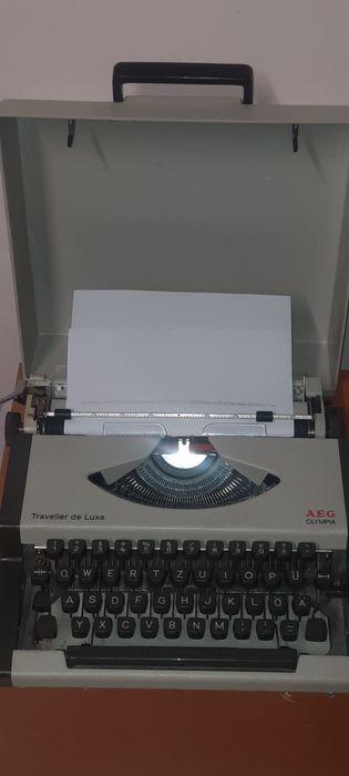 Mașină de scris Aeg Olympia Traveller de luxe impecabilă