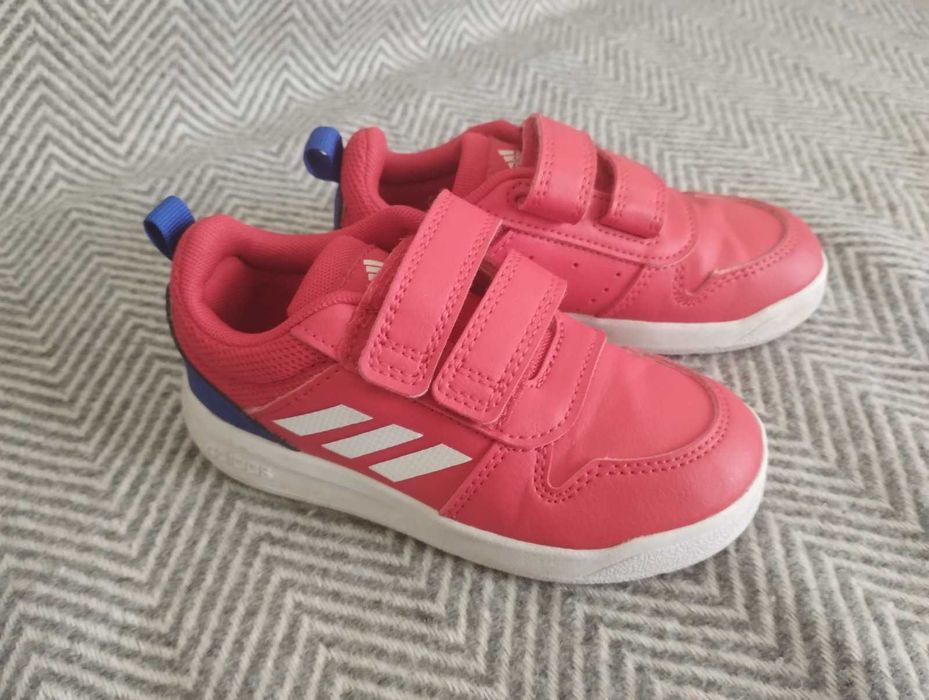 Adidas кожени маратонки номер 25