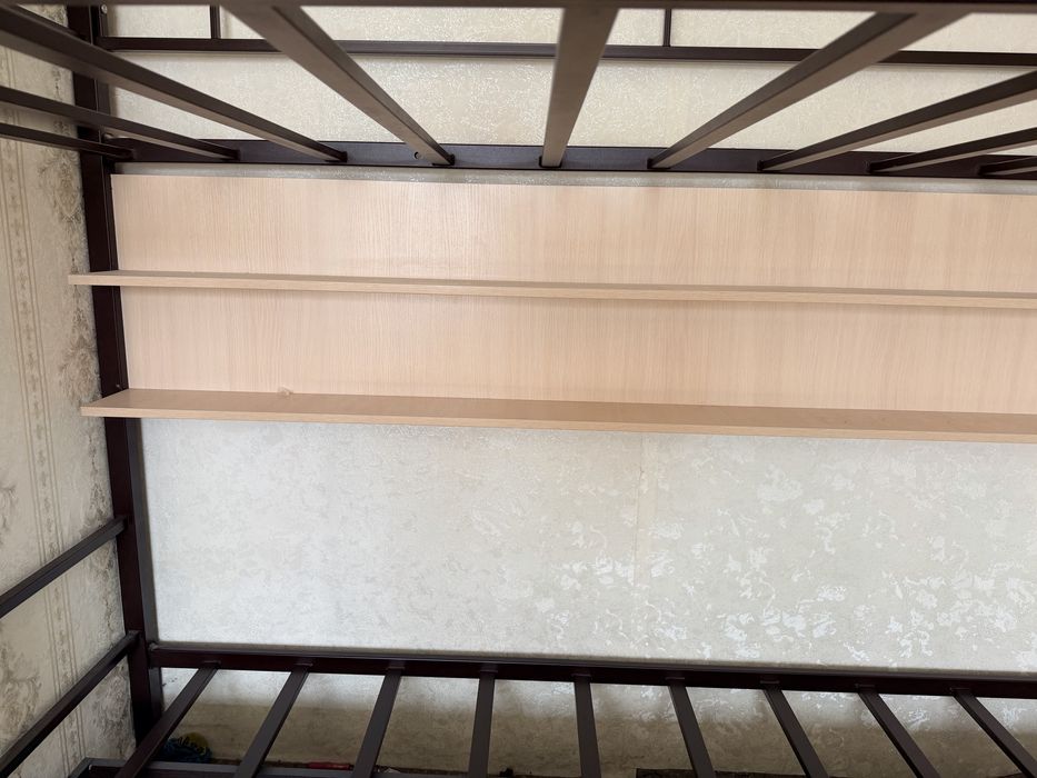 Кровать двухъярусная