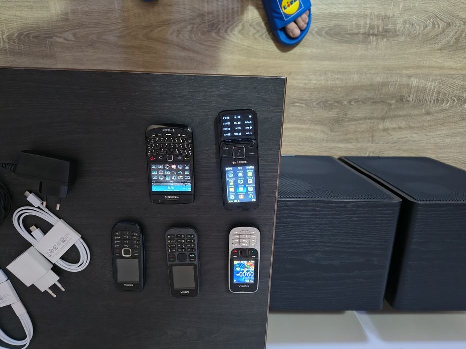Lot telefoane cu butoane vechi