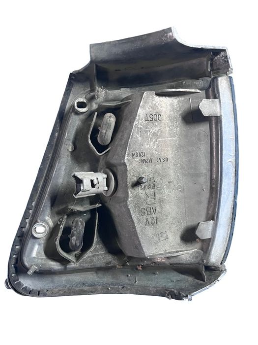 Lampa De Semnalizare Dreapta Fata Toyota 4 Runner _N1_ 1987 - 1996