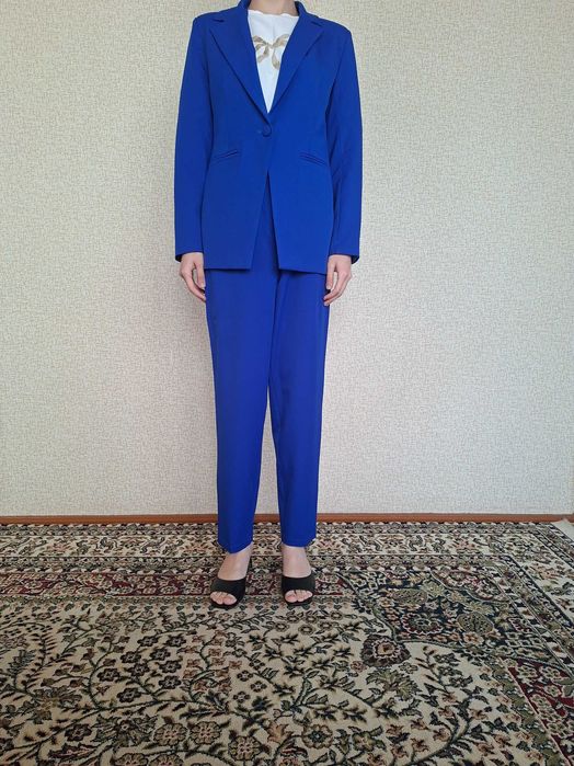 Продаётся вечерние платья , новые .