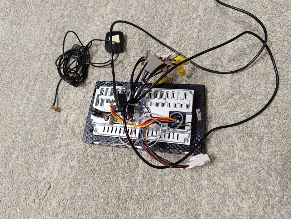 Navigație auto universala cu android