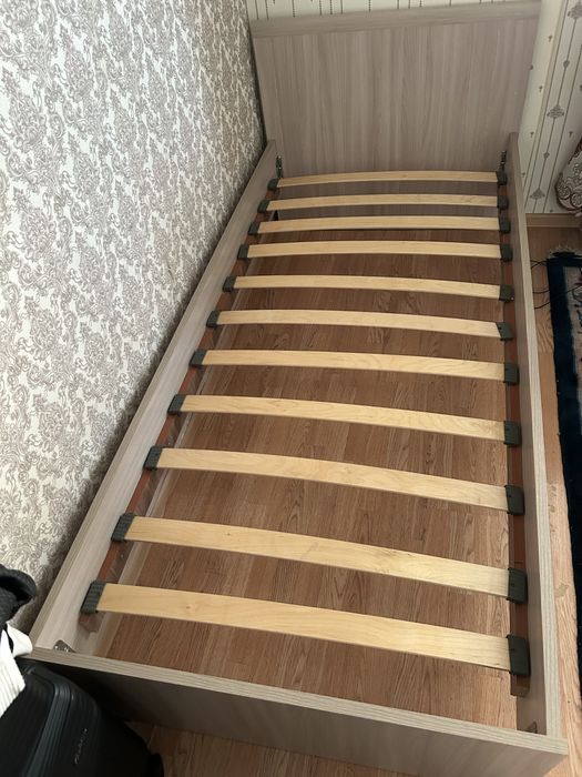 Кровать в отличном состояний