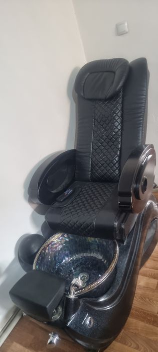 Педикюрное кресло с массажем