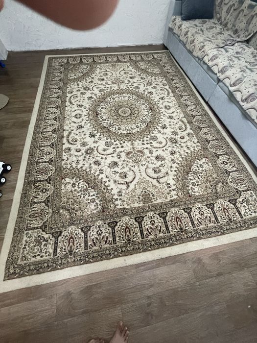 Прдам ковер в хорошем состоянии