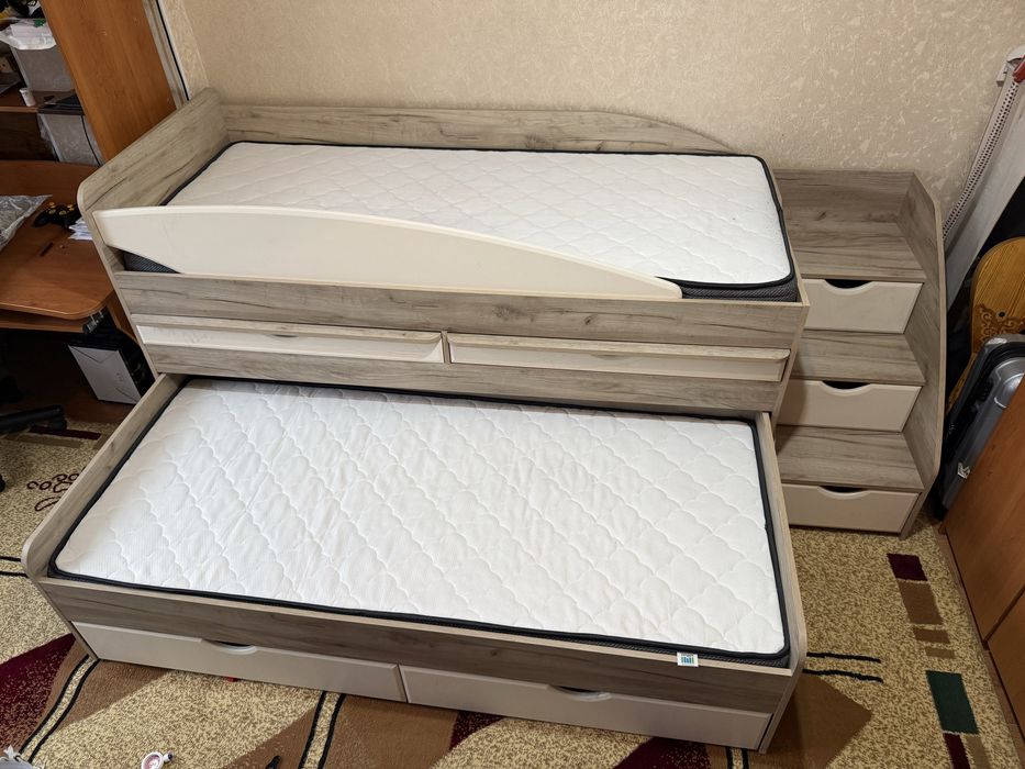 Двухярусная кровать