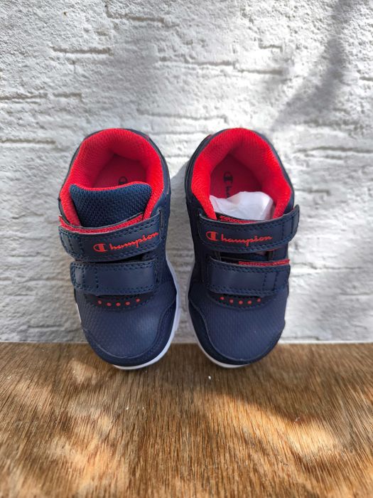 Нови детски маратонки Champion 22номер