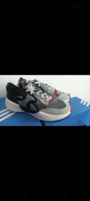 Vind Adidas Nike 43