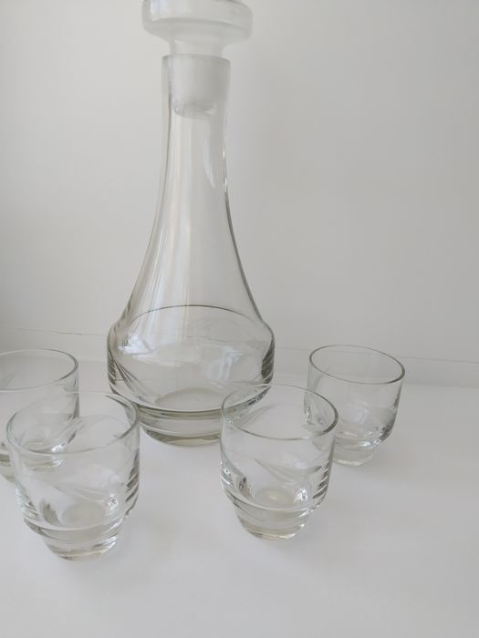 Коньячно-водочный графин с рюмками