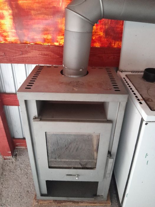 Sobe pe lemne în stare bună de funcționare