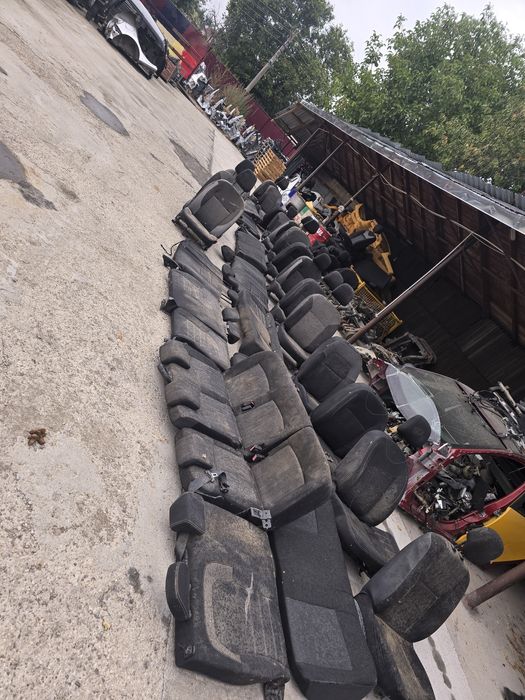 Bancheta Dokker Lodgy 2013 2020 partea spate