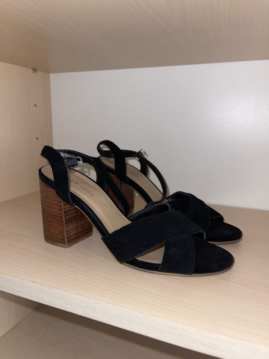 Sandale elegante toc patrat