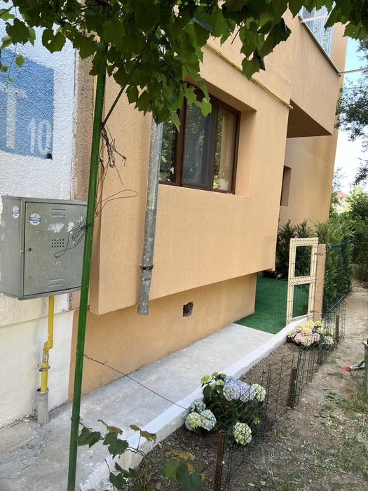 Vand apartament ( 3 camere )